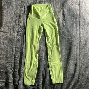 Women’s lululemon pants high rise 25” size 0